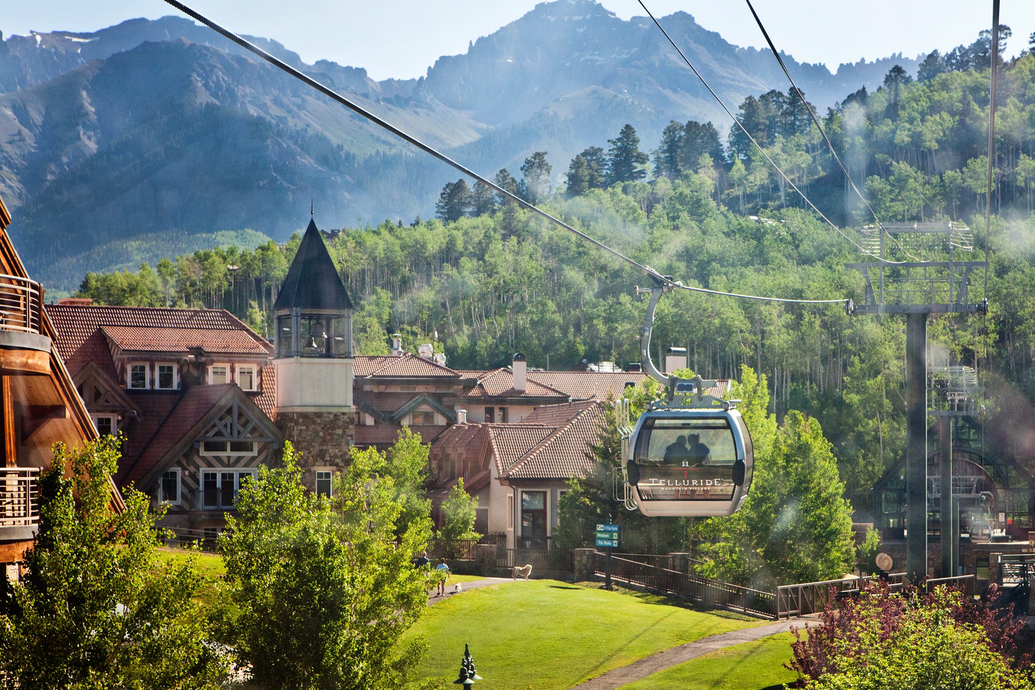 Mountain towns. Telluride Mountain Village. Деревня в горах. Маунтин-Виллидж. Теллурид город.